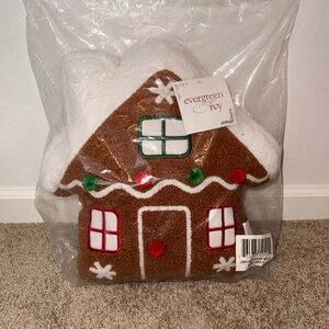 Evergreen Ivy Gingerbread House Holiday Decor - Brown and White